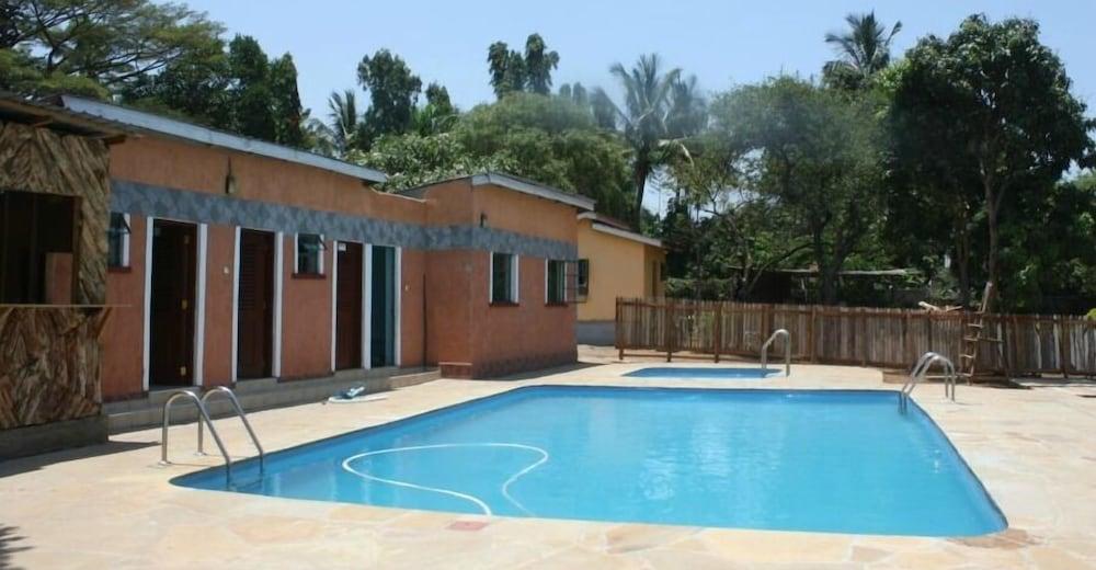 Parkview Safari Hotel And Apartments Kisumu Buitenkant foto