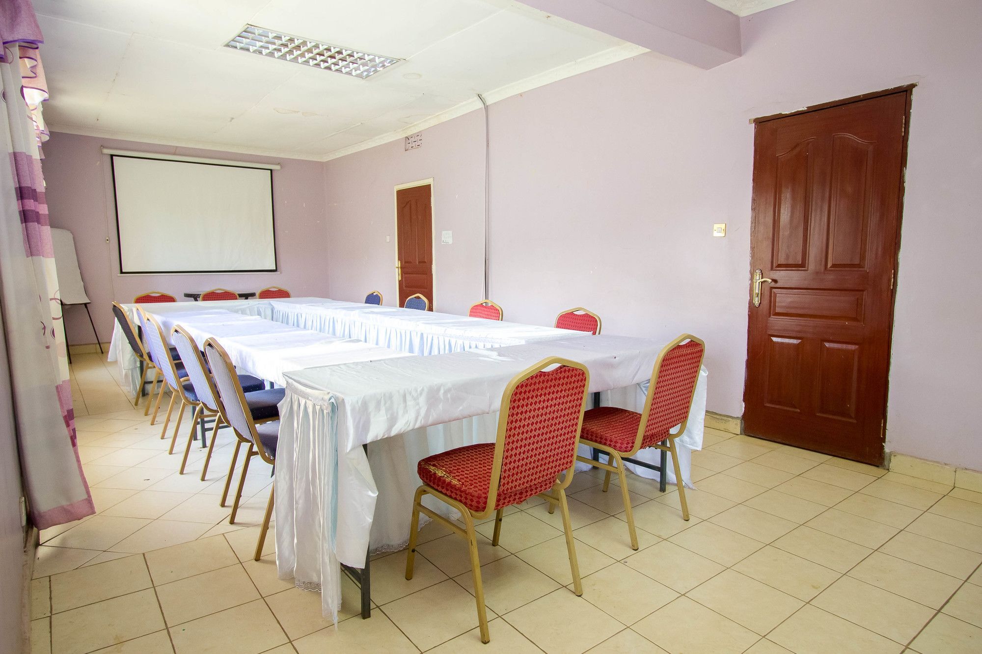 Parkview Safari Hotel And Apartments Kisumu Buitenkant foto
